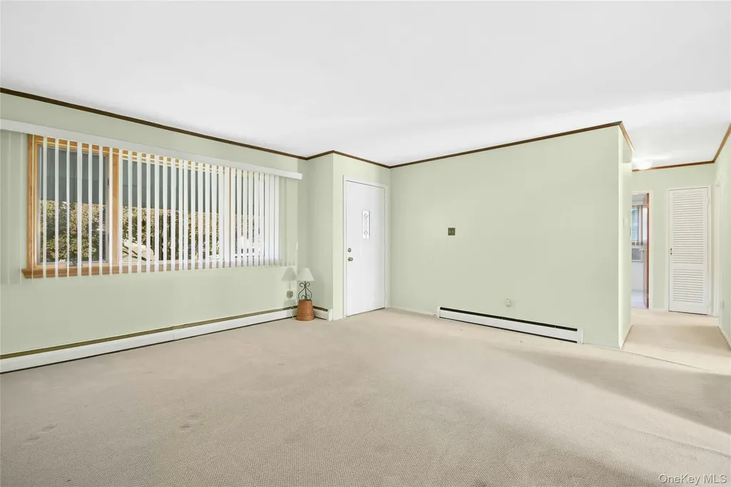 27 7th Avenue Kings Park NY 11754