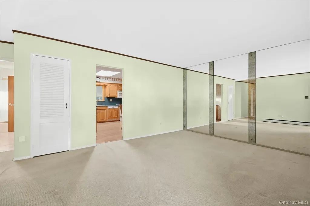 27 7th Avenue Kings Park NY 11754