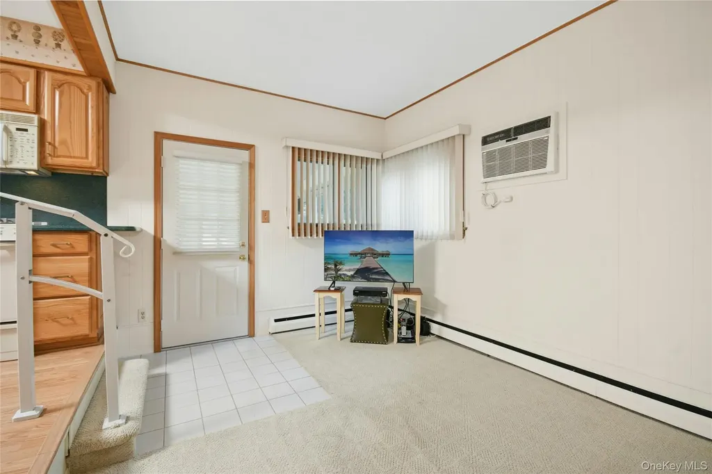 27 7th Avenue Kings Park NY 11754
