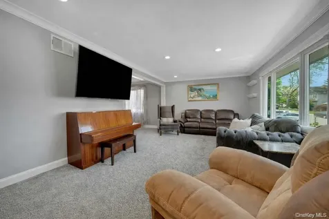 78 Tuckahoe Avenue Eastchester NY 10709