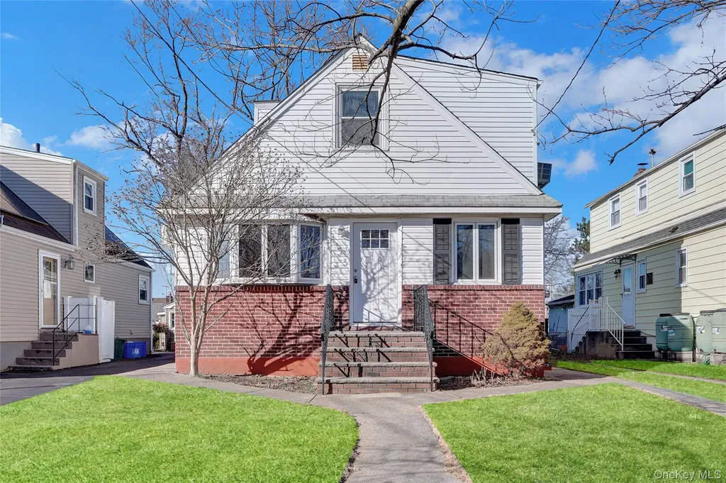 140 Arlington Avenue Valley Stream NY 11580