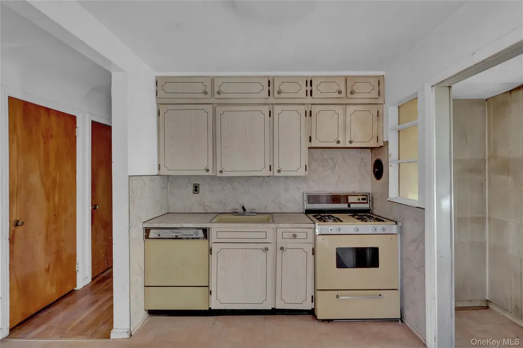 140 Arlington Avenue Valley Stream NY 11580