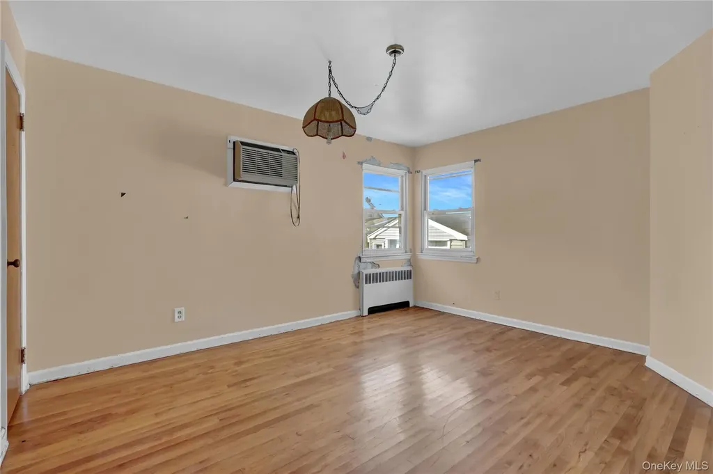 140 Arlington Avenue Valley Stream NY 11580