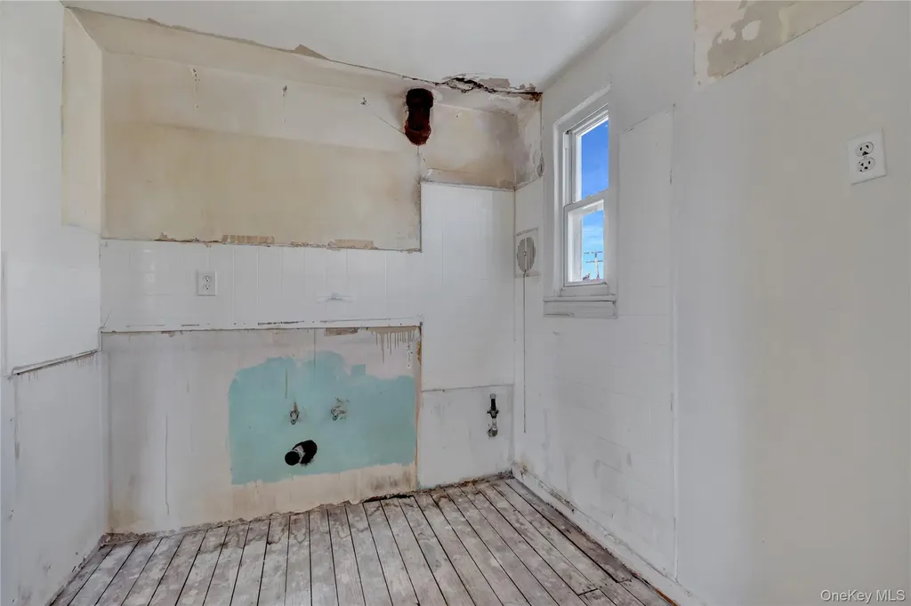 140 Arlington Avenue Valley Stream NY 11580