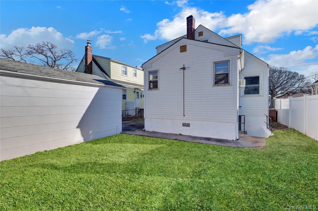 140 Arlington Avenue Valley Stream NY 11580