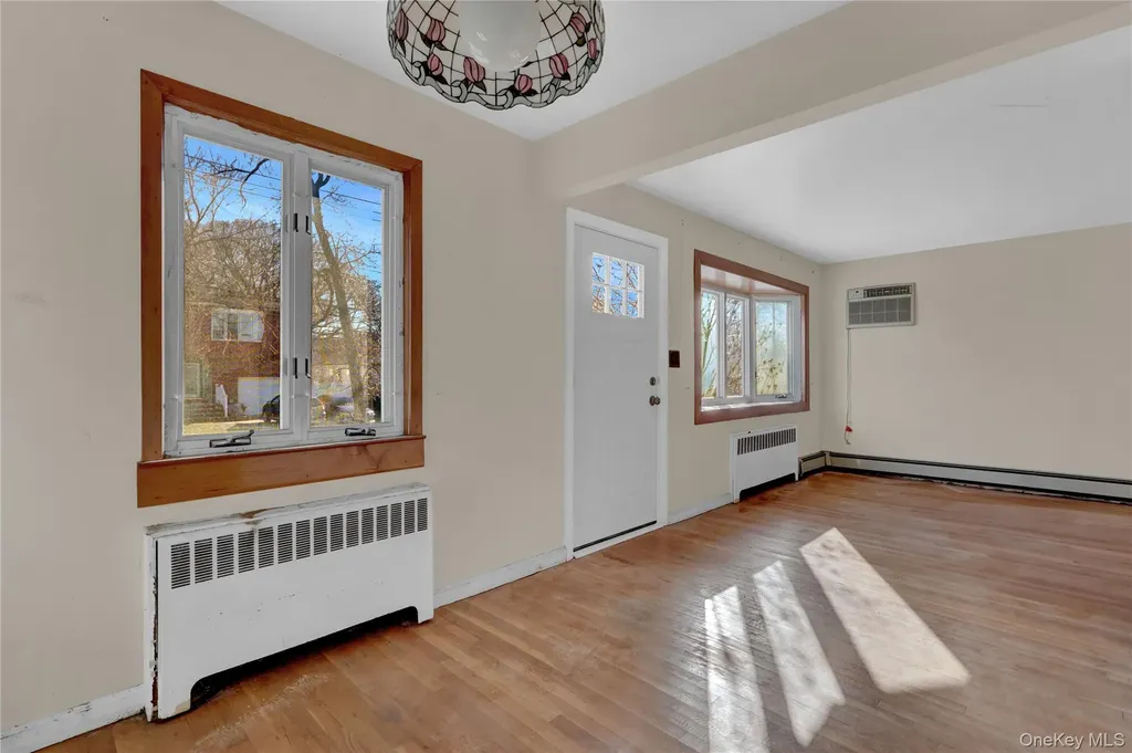 140 Arlington Avenue Valley Stream NY 11580