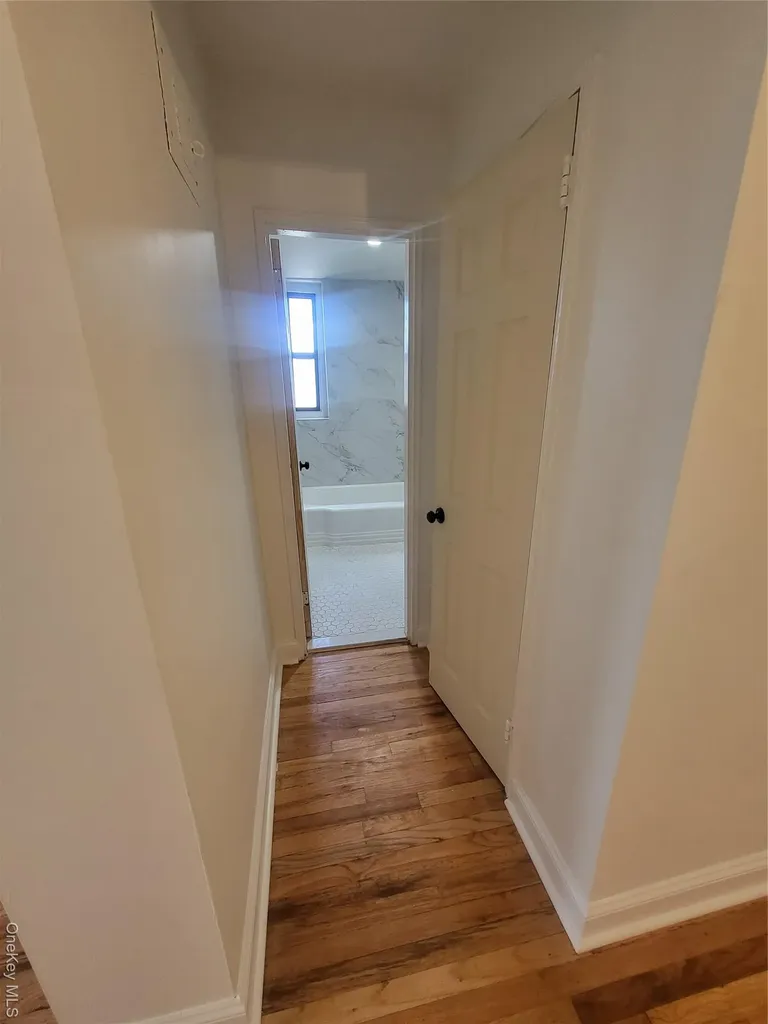 Hollis NY 11423