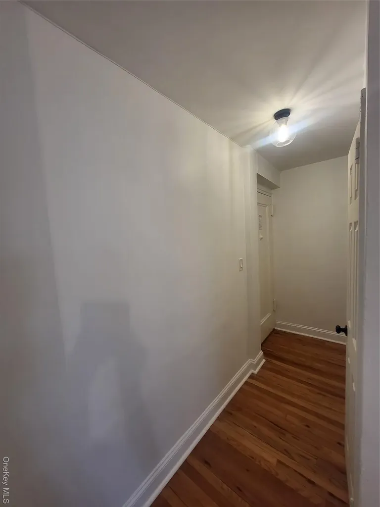 Hollis NY 11423