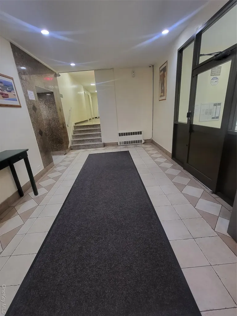 Hollis NY 11423