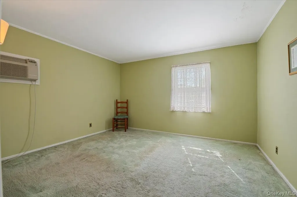 34 Audrey Avenue Plainview NY 11803