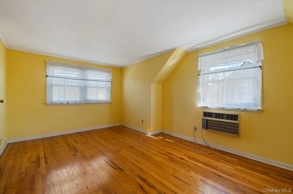 34 Audrey Avenue Plainview NY 11803