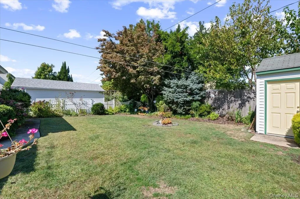 34 Audrey Avenue Plainview NY 11803