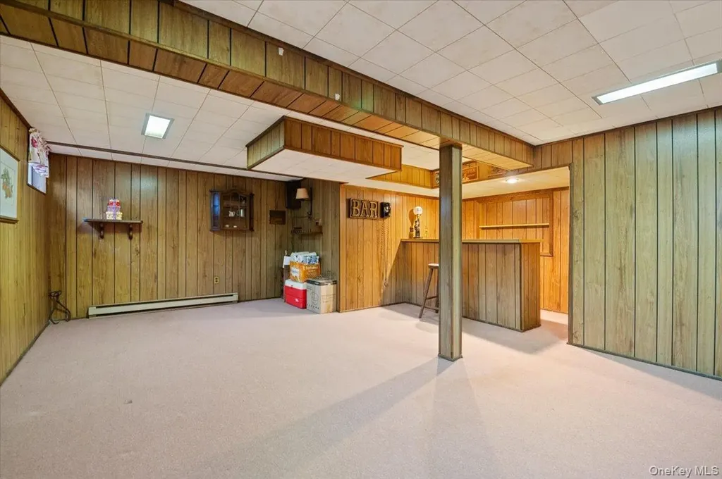34 Audrey Avenue Plainview NY 11803