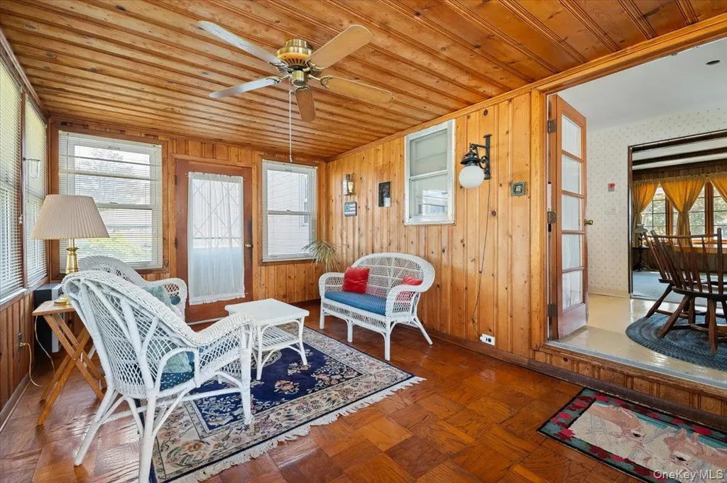 34 Audrey Avenue Plainview NY 11803