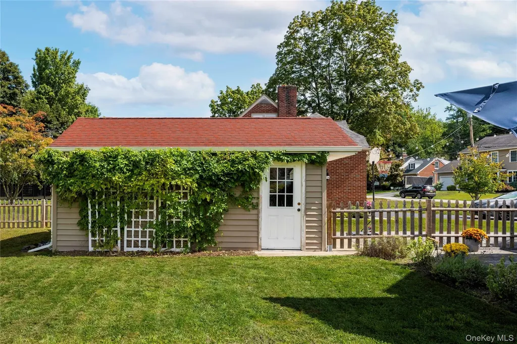 18 Van Ness Road Beacon NY 12508