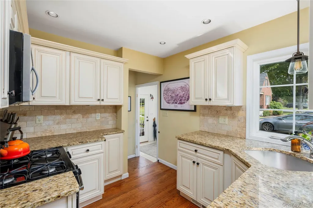 18 Van Ness Road Beacon NY 12508