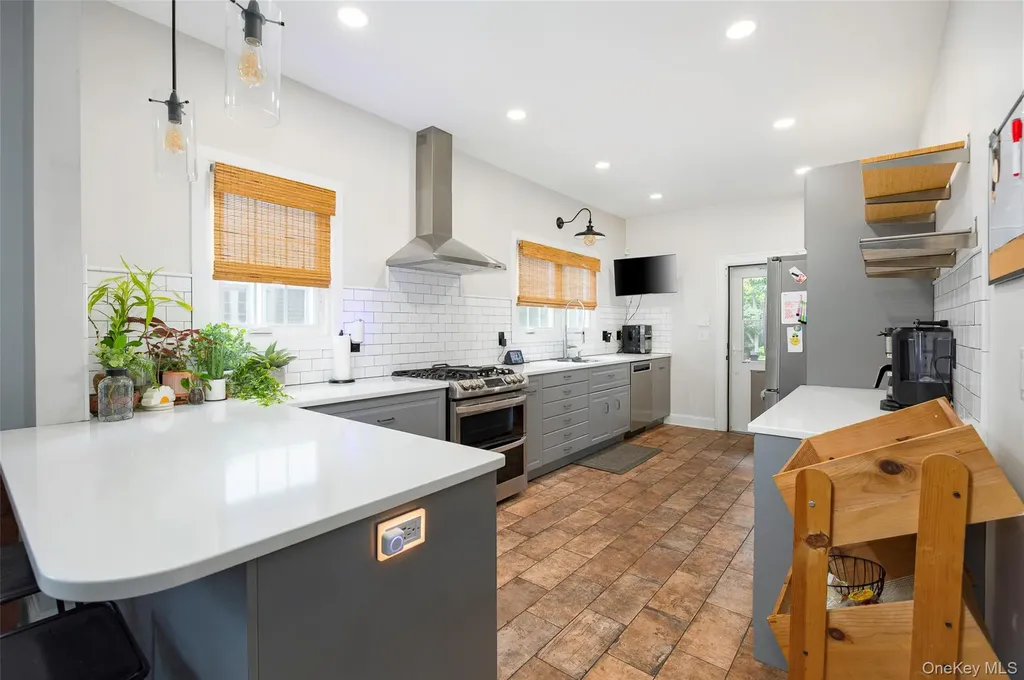 102 Innis Avenue Poughkeepsie NY 12601
