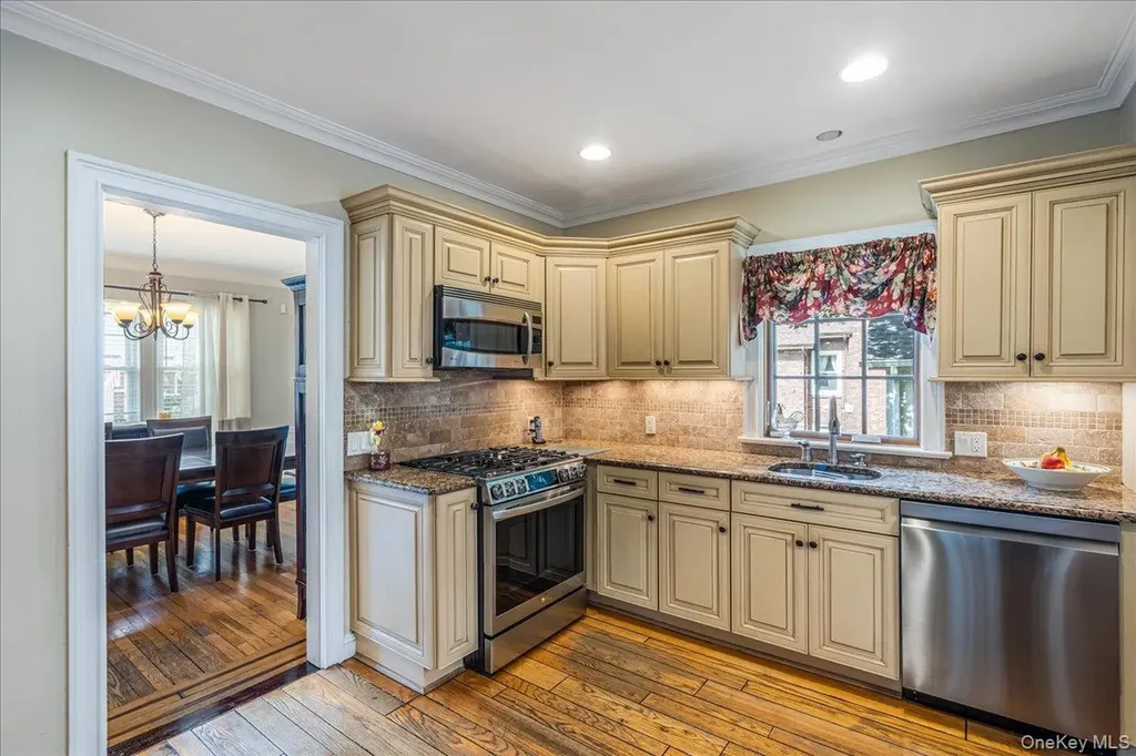 2 Derby Court Malverne NY 11565
