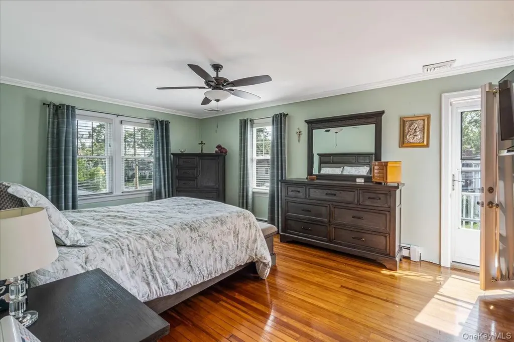 2 Derby Court Malverne NY 11565