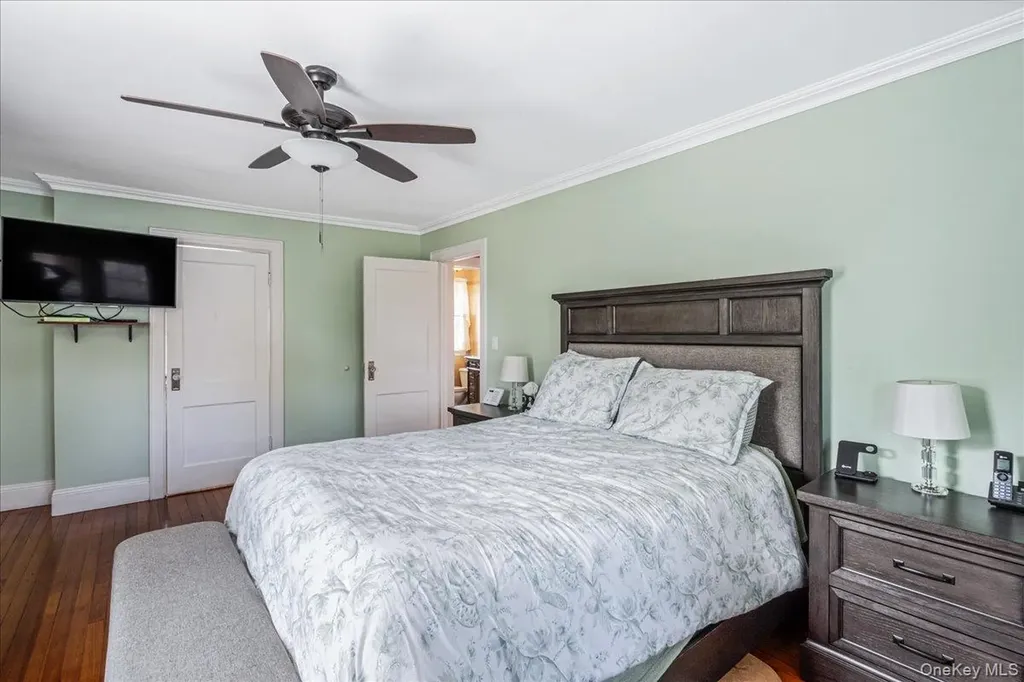 2 Derby Court Malverne NY 11565