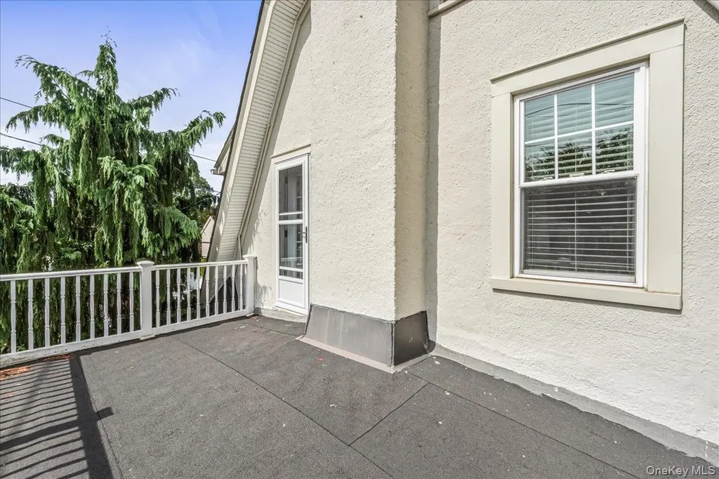 2 Derby Court Malverne NY 11565