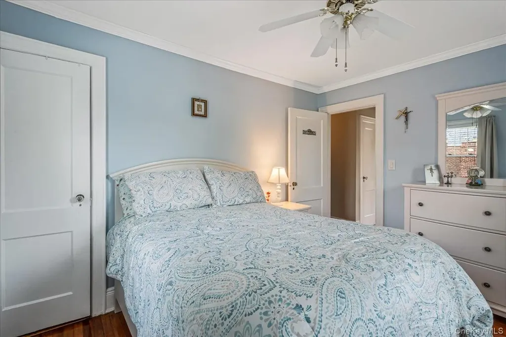 2 Derby Court Malverne NY 11565