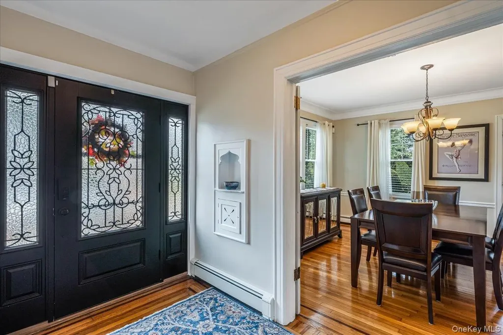 2 Derby Court Malverne NY 11565
