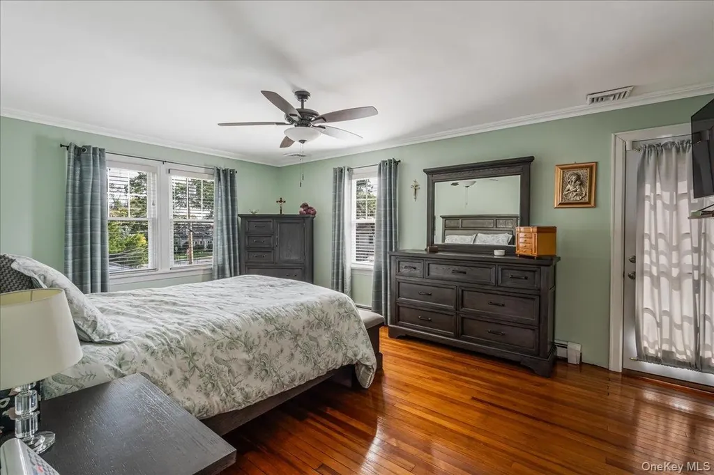 2 Derby Court Malverne NY 11565