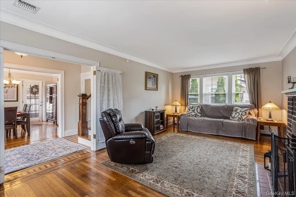 2 Derby Court Malverne NY 11565