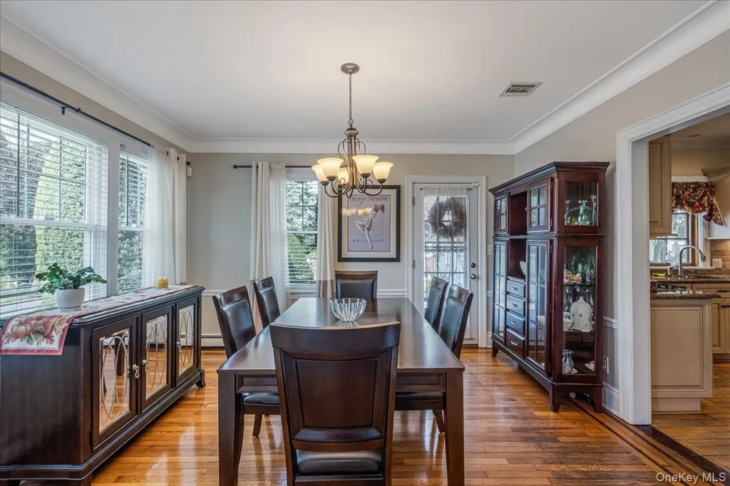 2 Derby Court Malverne NY 11565