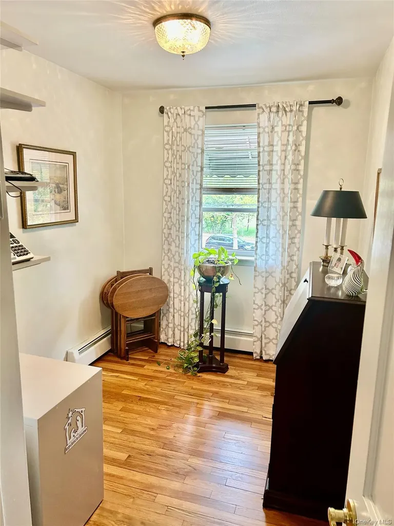 525 Hollywood Avenue Bronx NY 10465