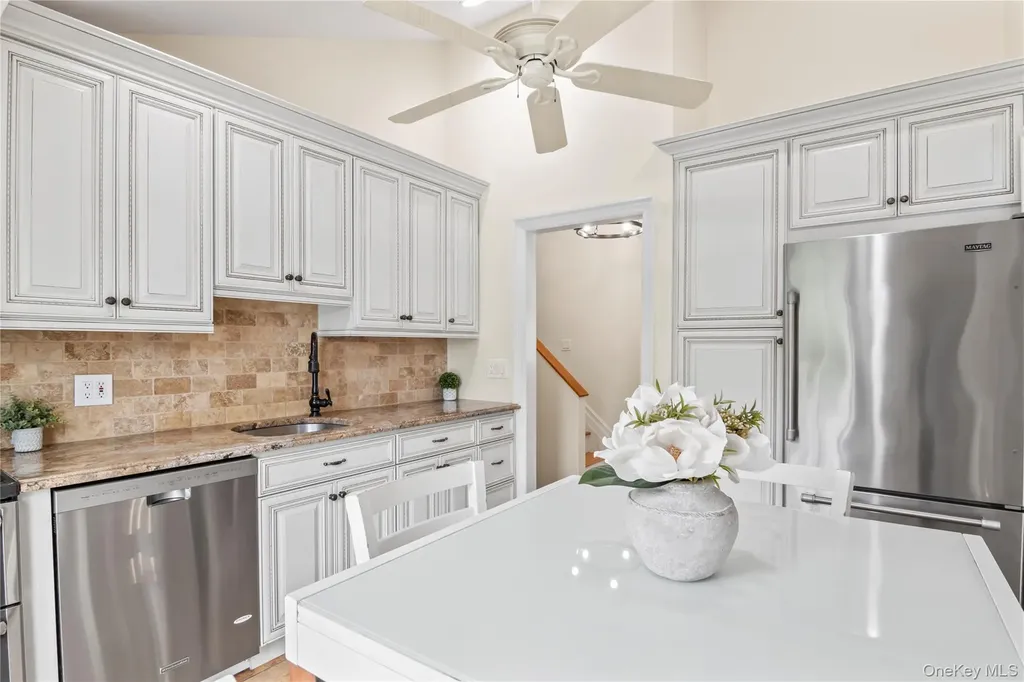 8 Gates Avenue Plainview NY 11803
