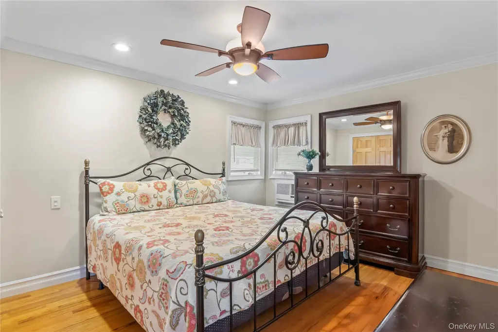 8 Gates Avenue Plainview NY 11803