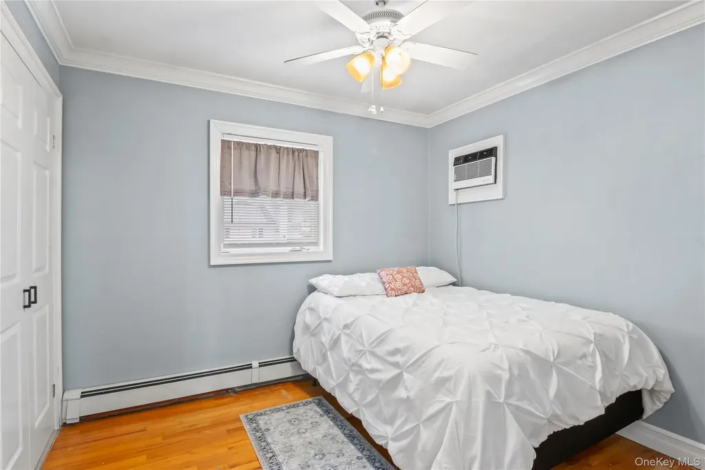 8 Gates Avenue Plainview NY 11803