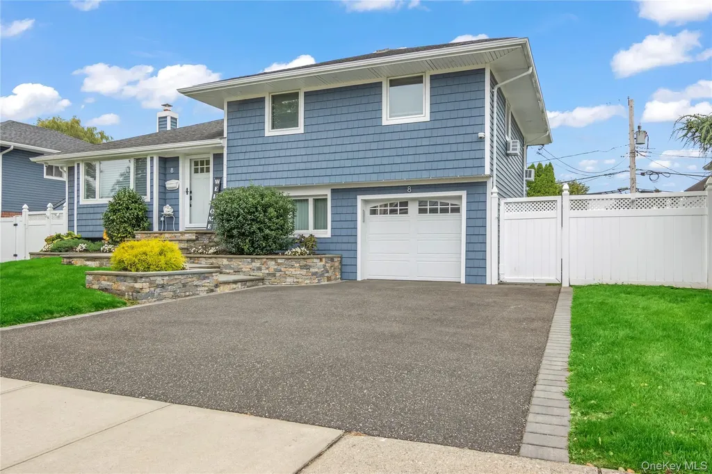 8 Gates Avenue Plainview NY 11803