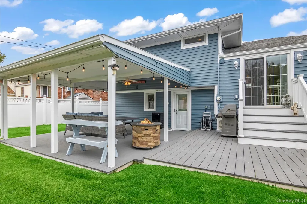 8 Gates Avenue Plainview NY 11803