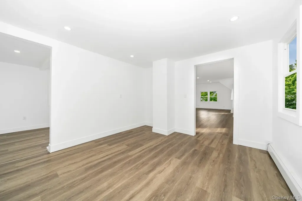 24 Calvert Avenue West Babylon NY 11704