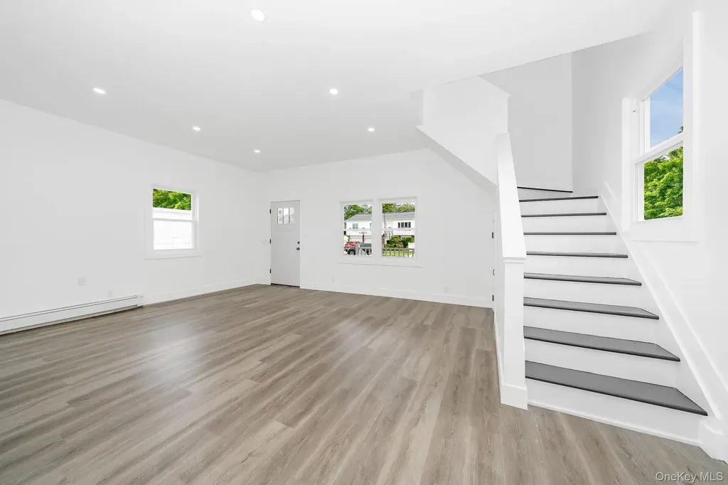 24 Calvert Avenue West Babylon NY 11704
