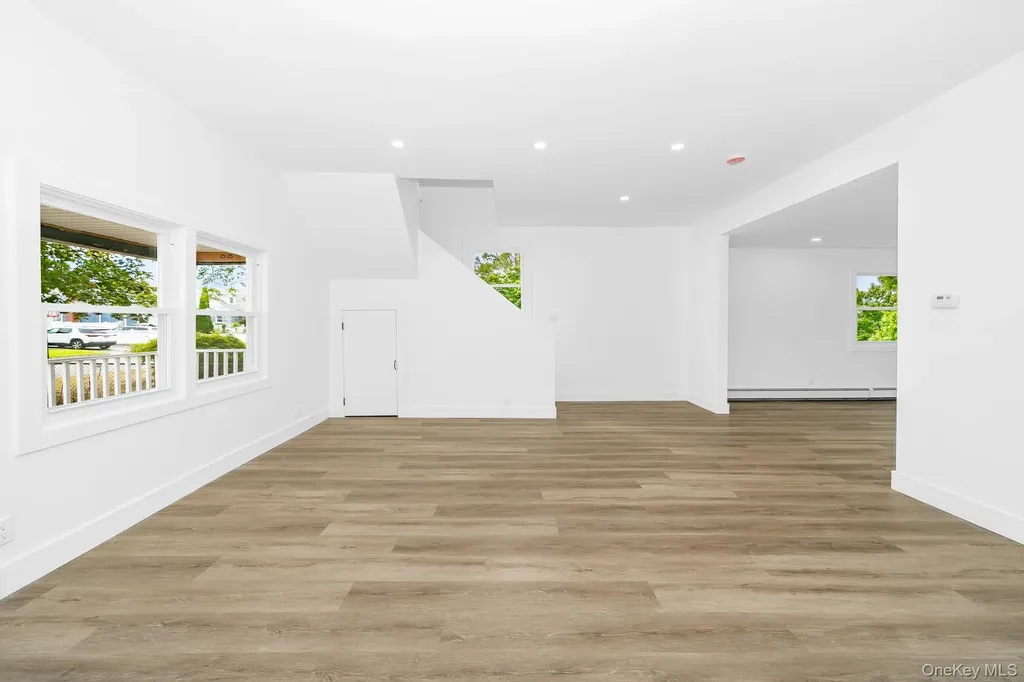 24 Calvert Avenue West Babylon NY 11704