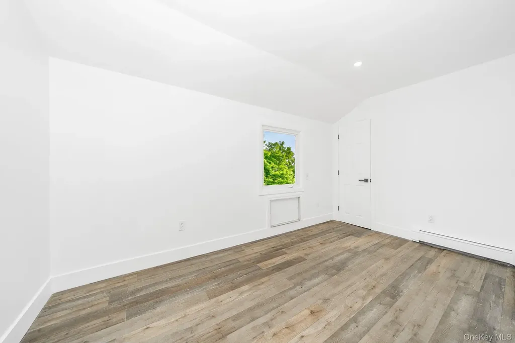 24 Calvert Avenue West Babylon NY 11704