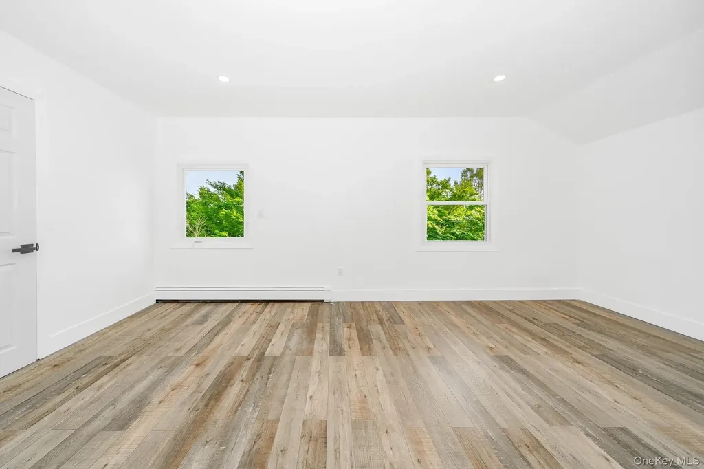 24 Calvert Avenue West Babylon NY 11704