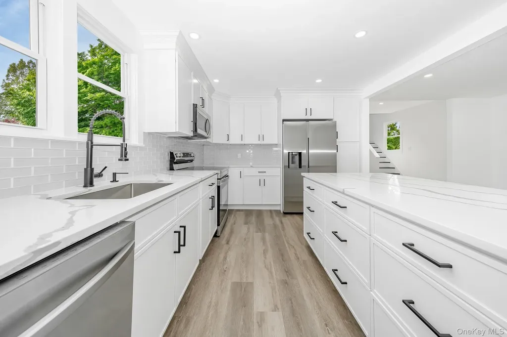 24 Calvert Avenue West Babylon NY 11704