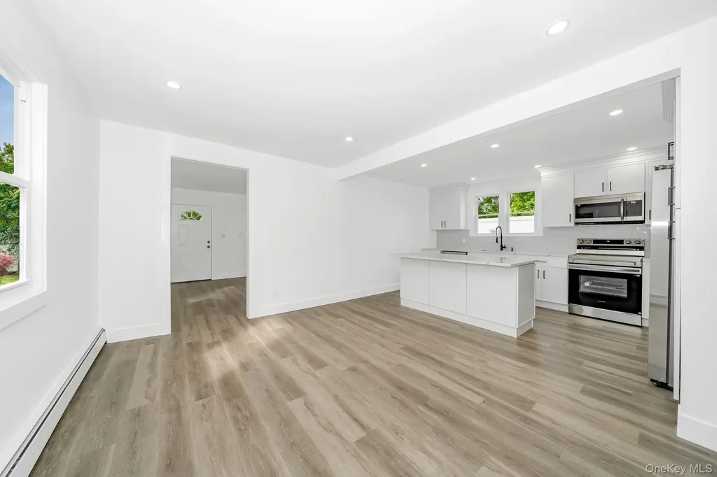 24 Calvert Avenue West Babylon NY 11704