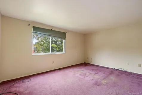 41 Iris Circle Beacon NY 12508