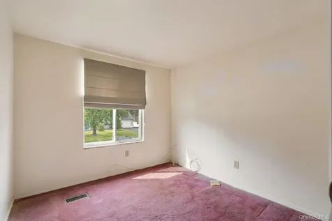 41 Iris Circle Beacon NY 12508