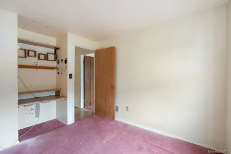 41 Iris Circle Beacon NY 12508