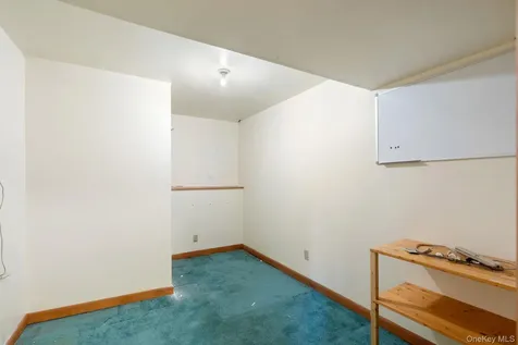 41 Iris Circle Beacon NY 12508