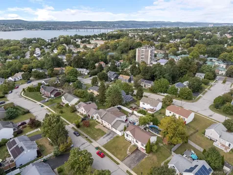 41 Iris Circle Beacon NY 12508