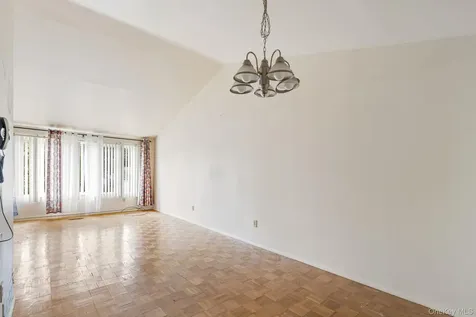 41 Iris Circle Beacon NY 12508