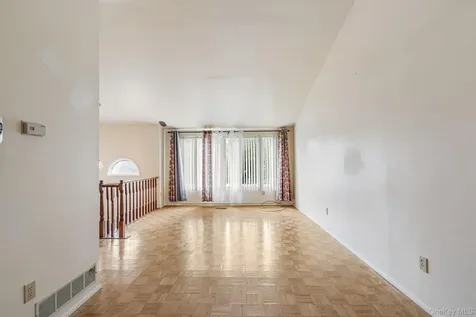 41 Iris Circle Beacon NY 12508